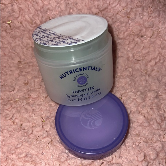 NuSkin Thirst Fix Hydrating Gel Cream - Picture 2 of 2